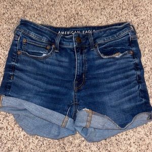 SIZE 6 AMERICAN EAGLE SHORTS